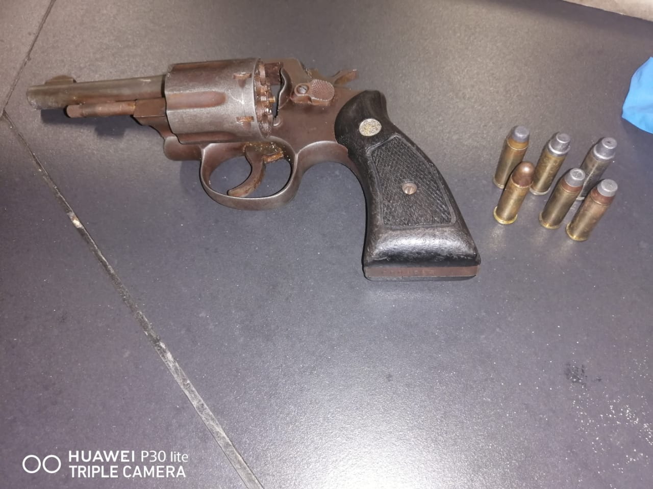 23-y20-year-old man was arrested and detained for possession of firearm - Western Capeear-old suspect was arrested on a charge of possession of an unlicensed firearm - Western Cape