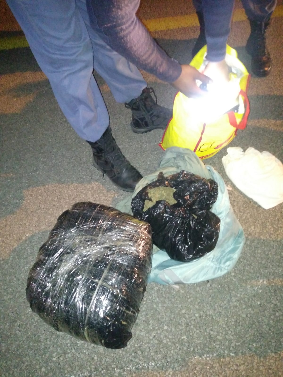 A woman was detained on a charge of dealing in dagga - Eastern Cape
