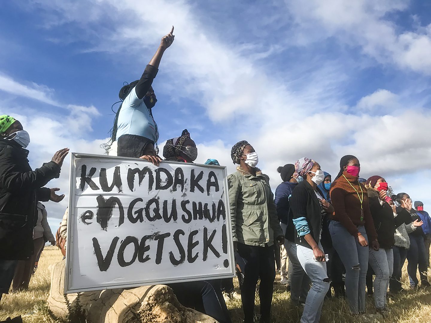 There were several unwarranted attacks on Police Officers by the community of Grahamstown in Makhanda - Eastern Cape