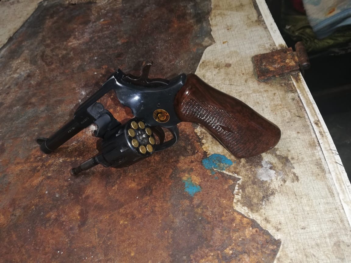 Suspects arrested in possession of drugs and unlicensed firearms and ammunition - Western Cape